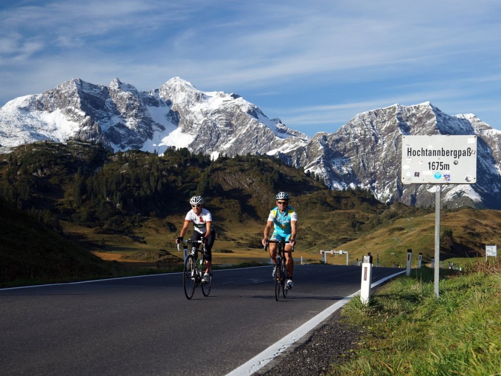 Rennradler auf dem Hochtannbergpass